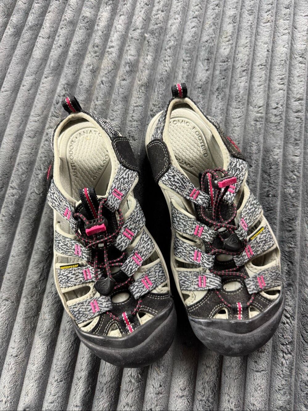 Keen Newport H2 Sandals Gray Pink Water Shoes Size 7